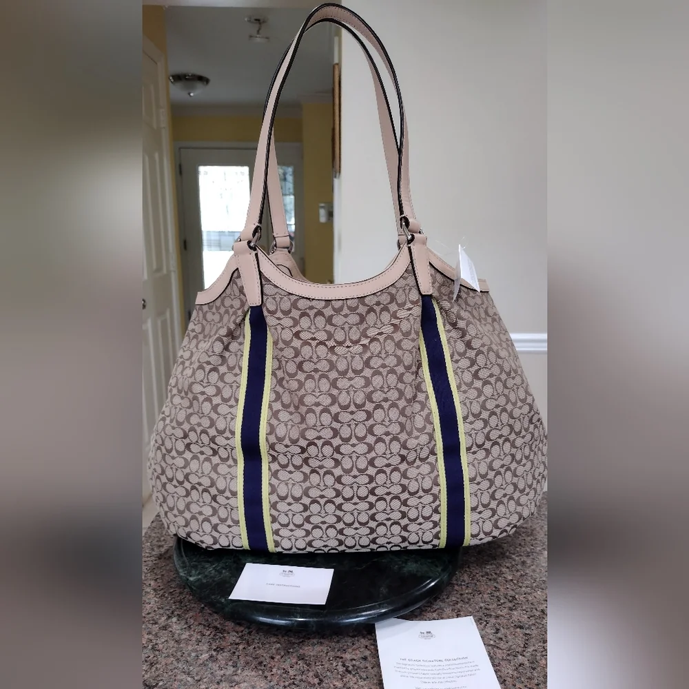 NWT COACH SIGNATURE STRIPE DEVIN SHOULDER  Tote